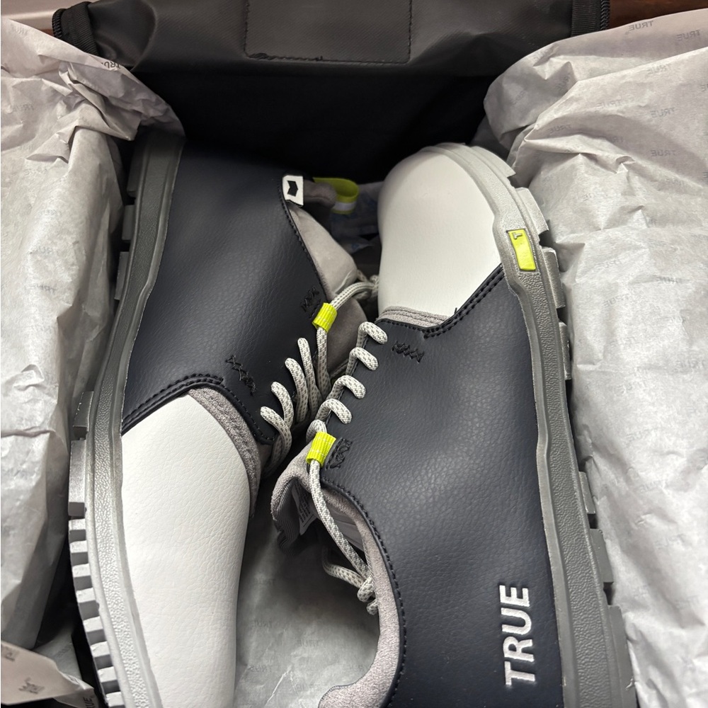 TRUE Original 1.2 Men's Spikeless Golf Shoes